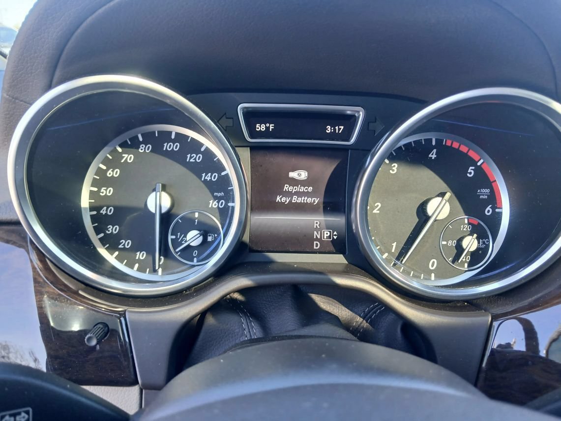 Used 2016 Mercedes-Benz GL 320 BlueTEC 4MATIC image 33