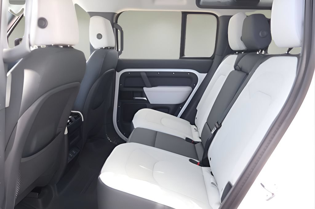 New 2026 Land Rover Defender 110 X-Dynamic SE AWD/4WD image 12
