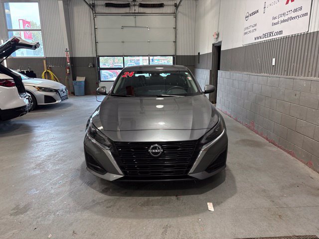 Used 2024 Nissan Altima 2.5 SV FWD image 5