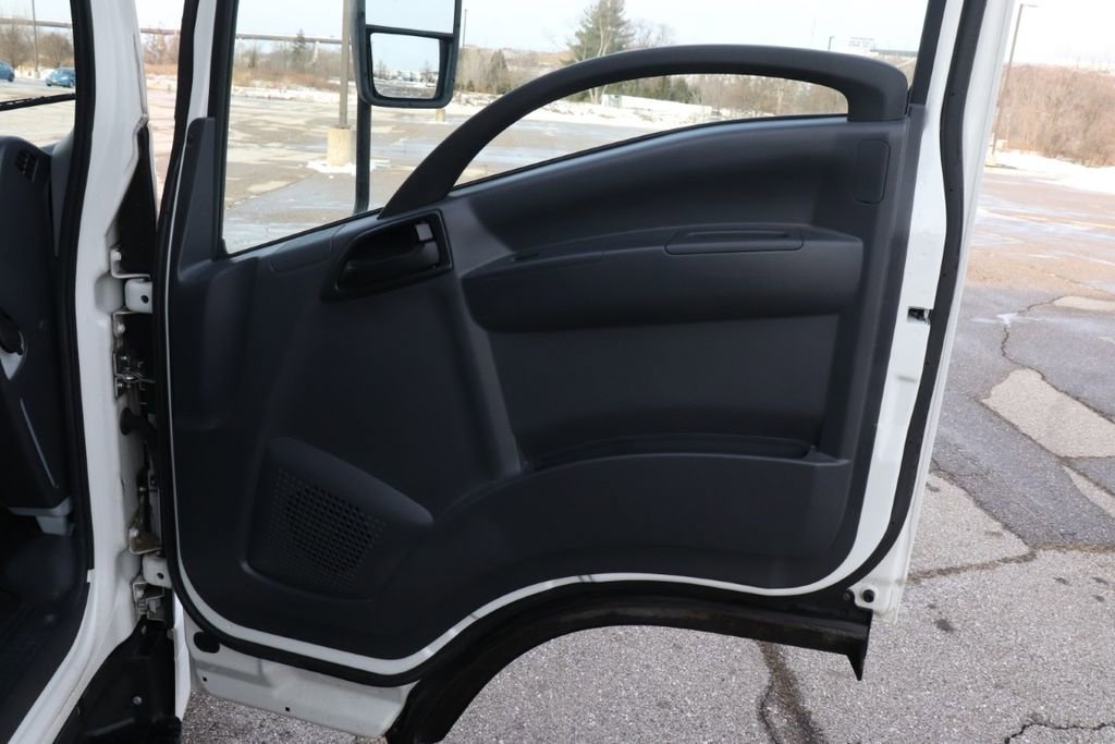 Used 2023 Chevrolet Low Cab Forward 5500XD image 31