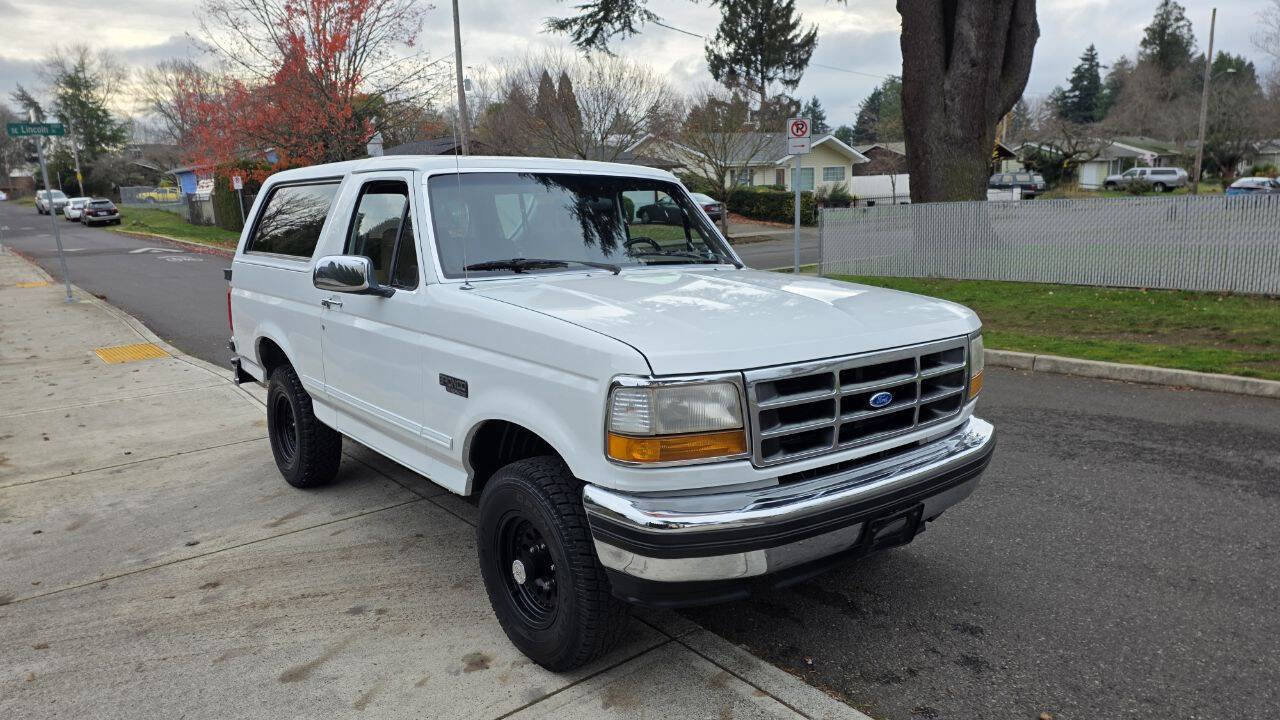 Used 1993 Ford Bronco XLT image 3