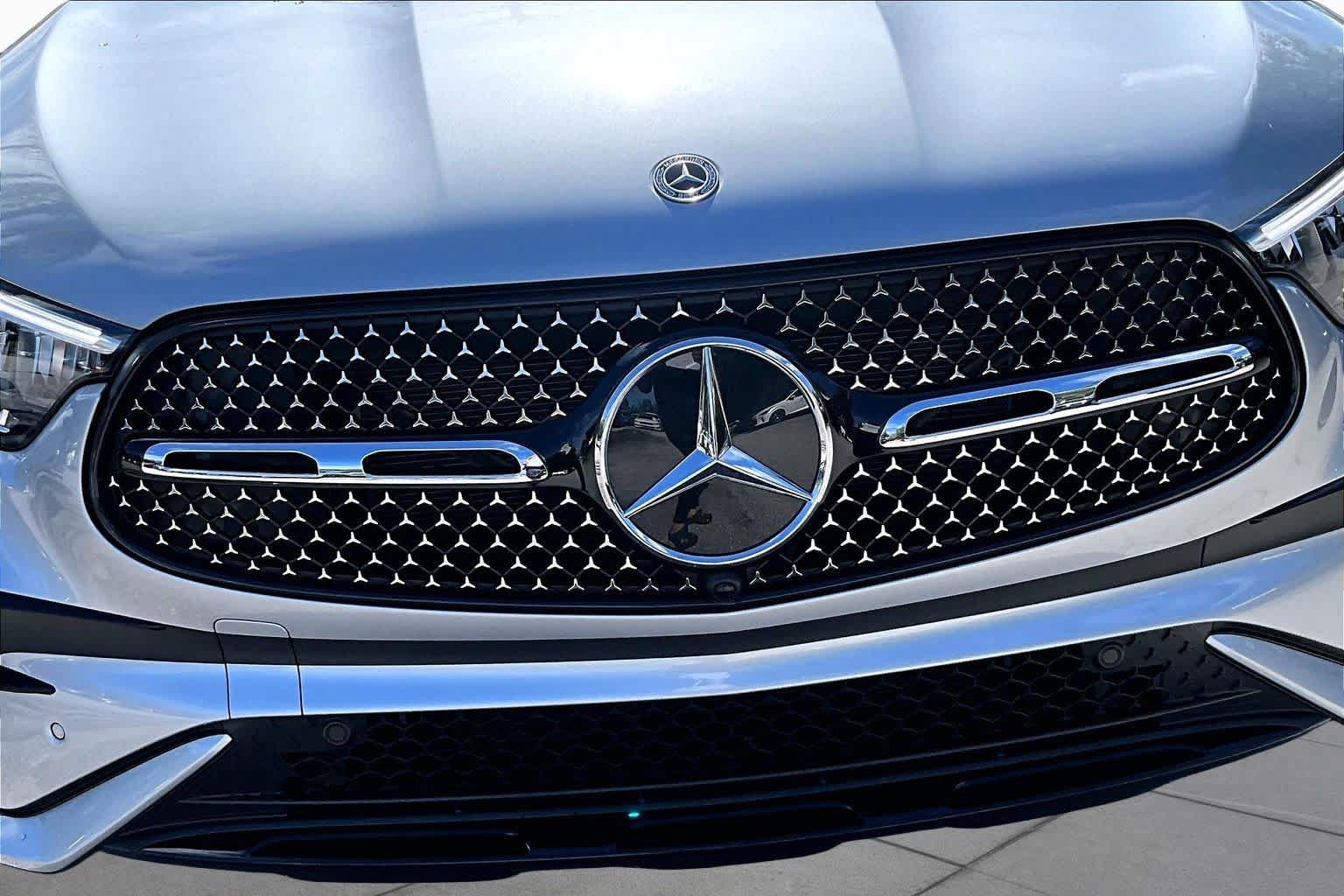 Used 2025 Mercedes-Benz GLC 300 4MATIC image 30