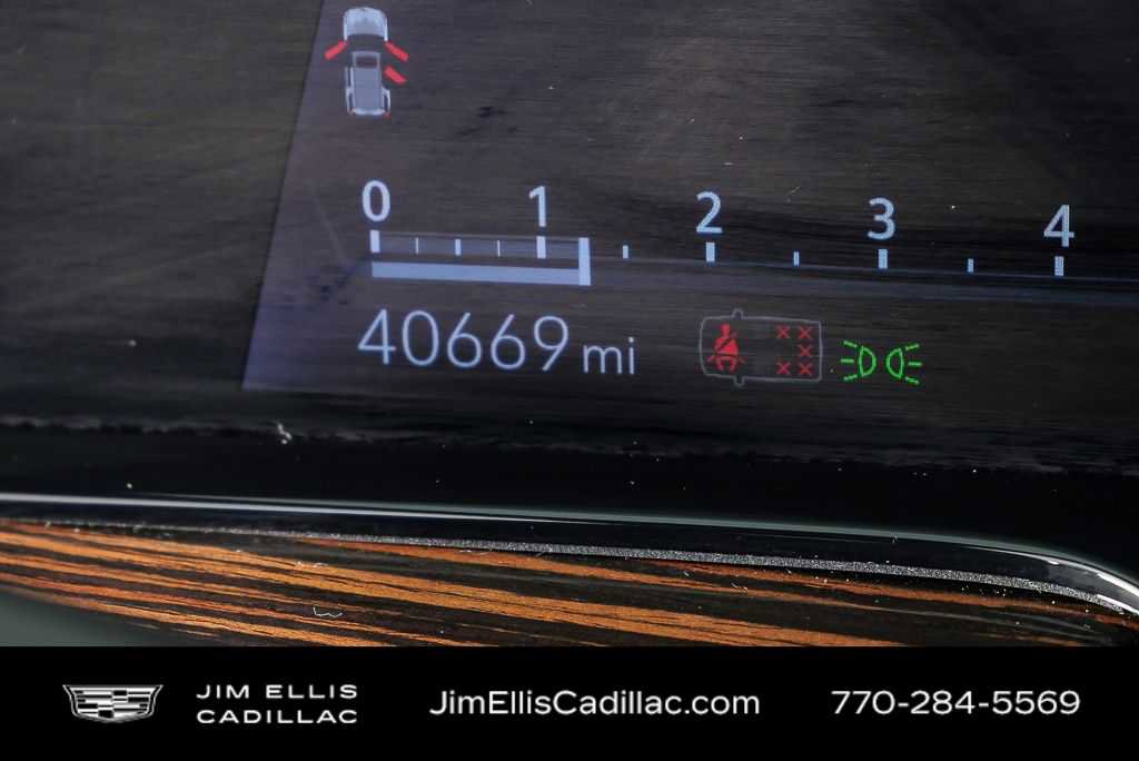 Certified 2024 Cadillac Escalade ESV Premium Luxury AWD/4WD image 13