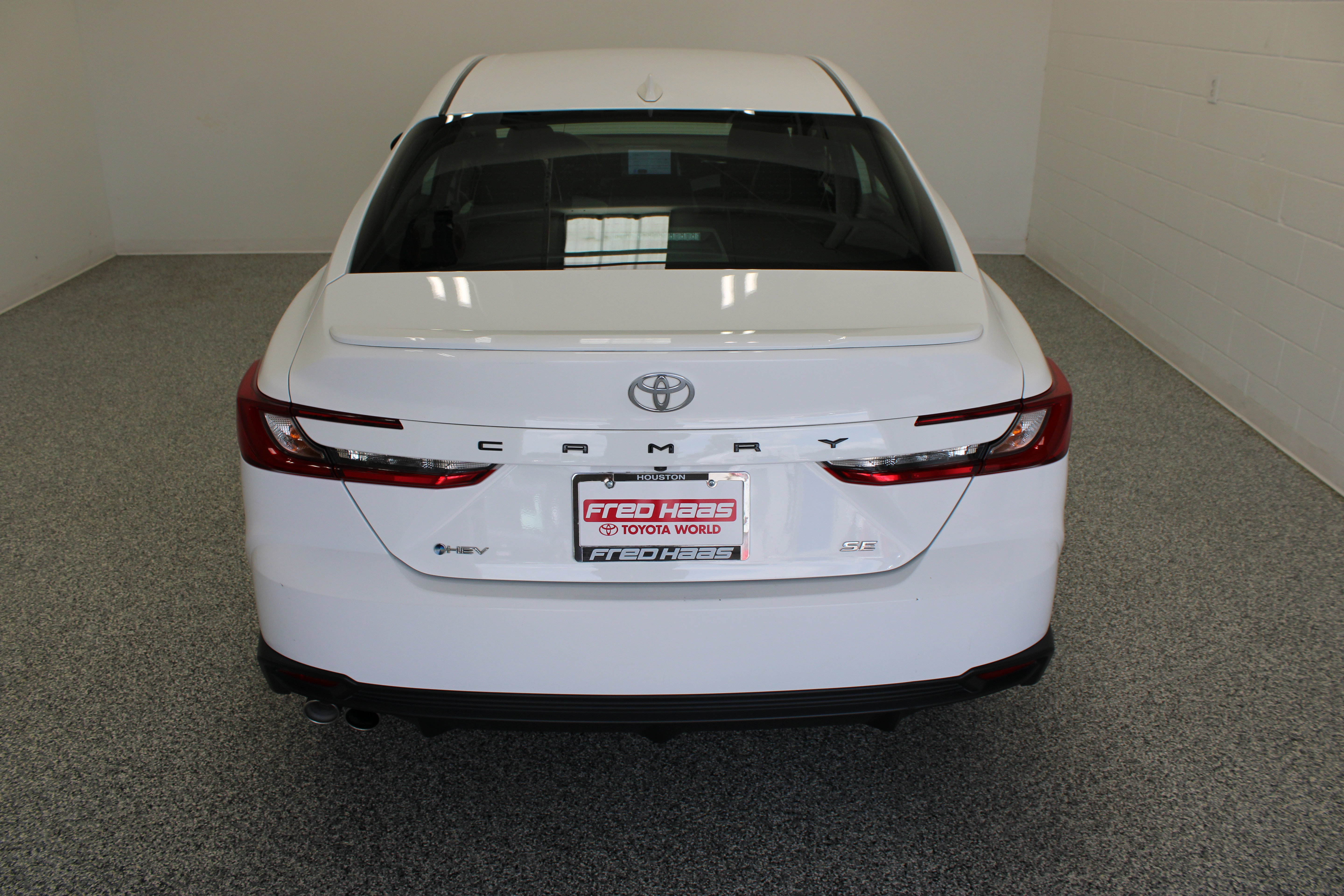 Used 2025 Toyota Camry SE FWD image 8
