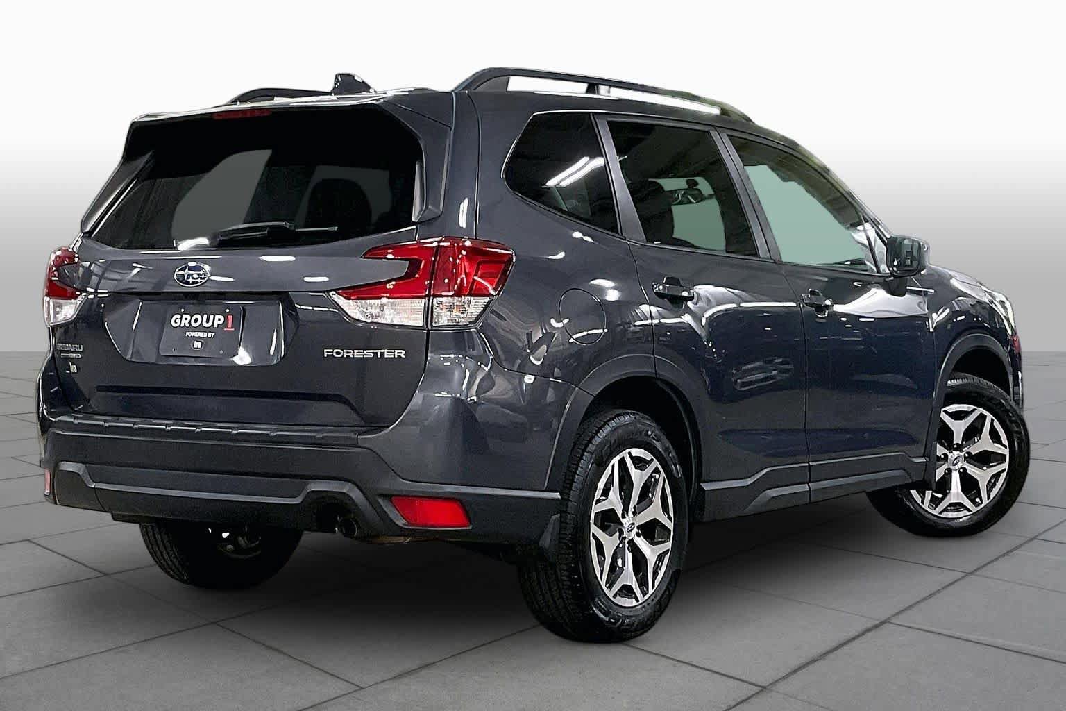 Used 2021 Subaru Forester Premium AWD/4WD image 13