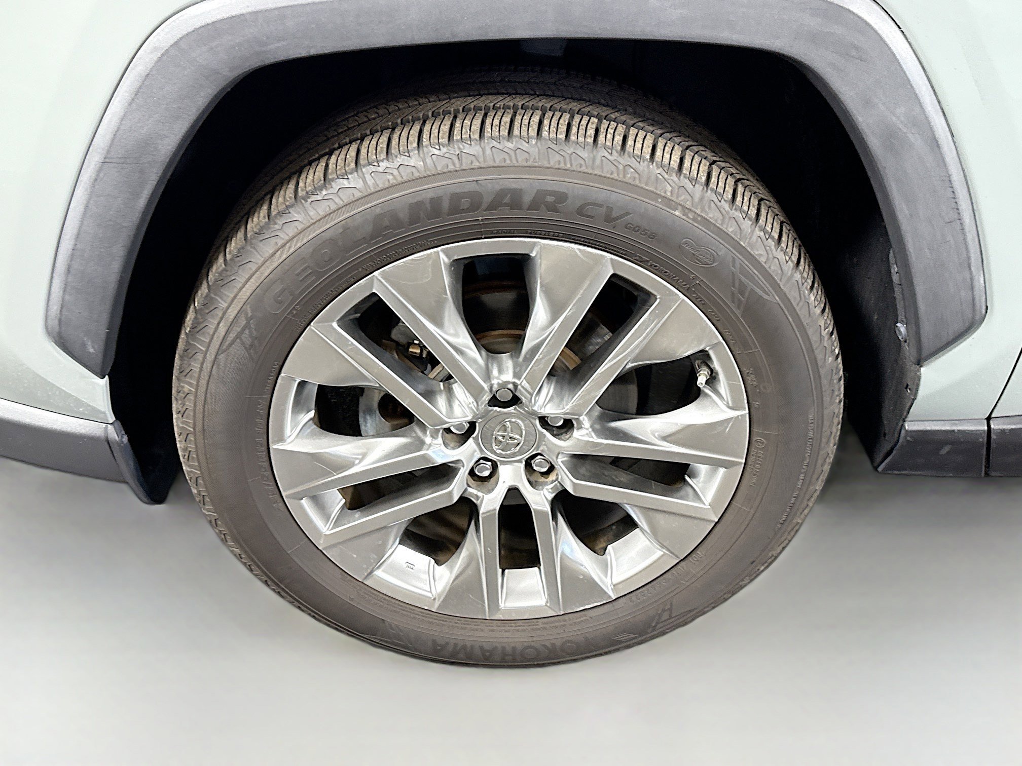 Used 2019 Toyota RAV4 XLE Premium image 38