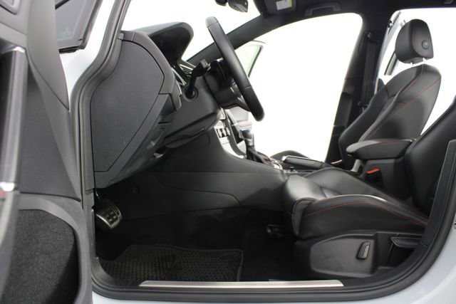 Used 2021 Volkswagen GTI SE image 17