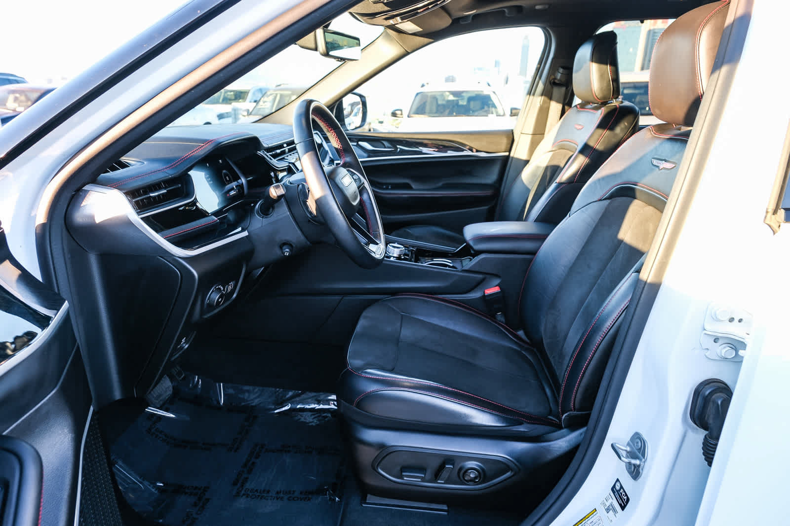 Used 2022 Jeep Grand Cherokee Trailhawk w/ Luxury Tech Group III AWD/4WD image 20