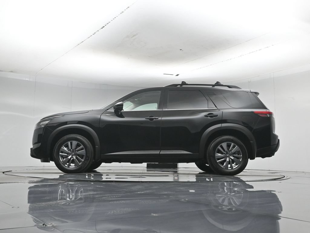 Used 2025 Nissan Pathfinder SV w/ SV Premium Package AWD/4WD image 8