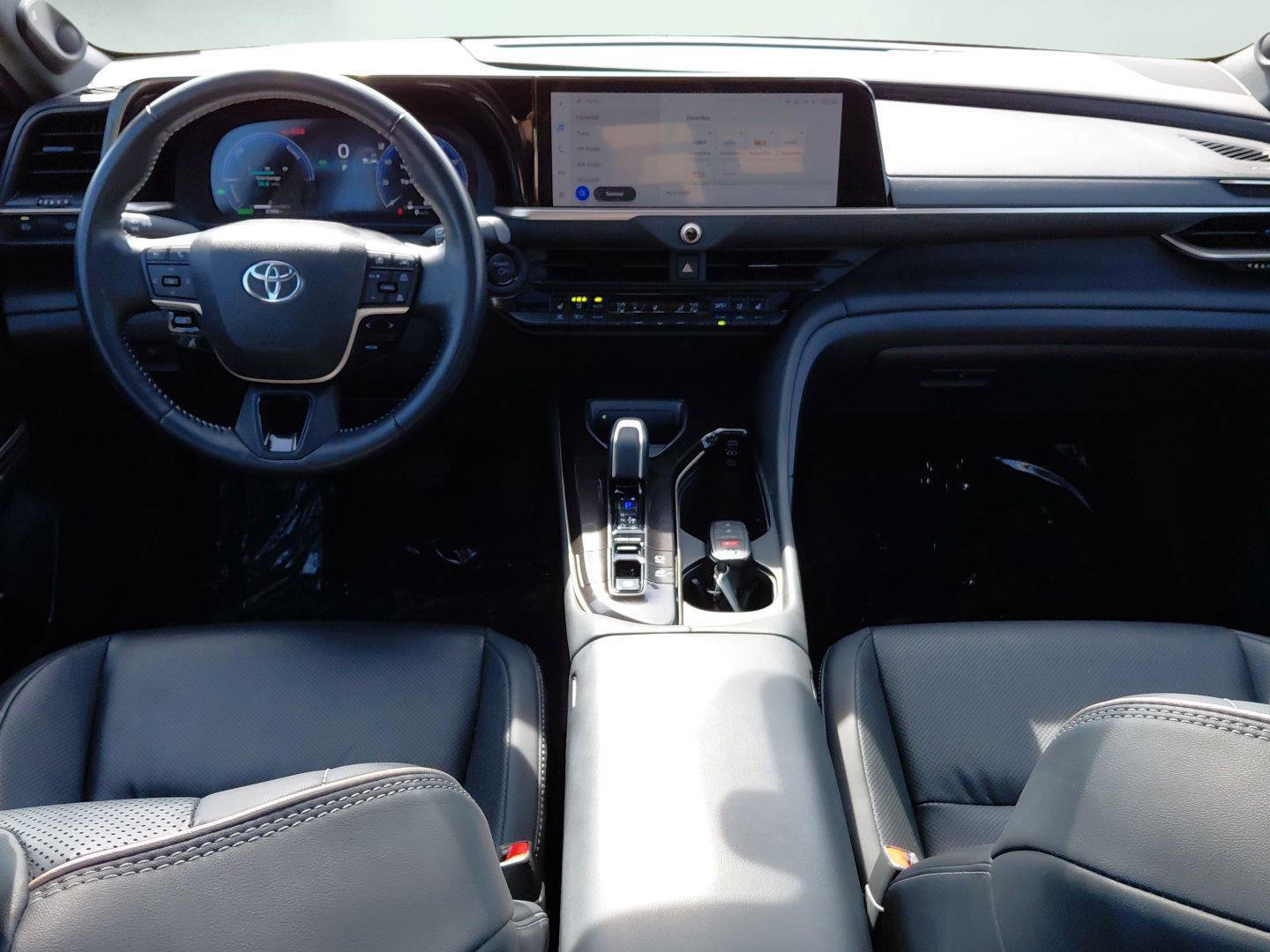 Used 2024 Toyota Crown Limited image 39