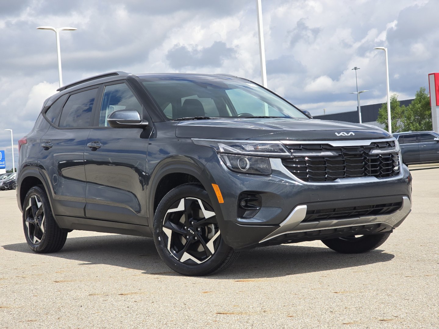 Used 2025 Kia Seltos S AWD/4WD image 1