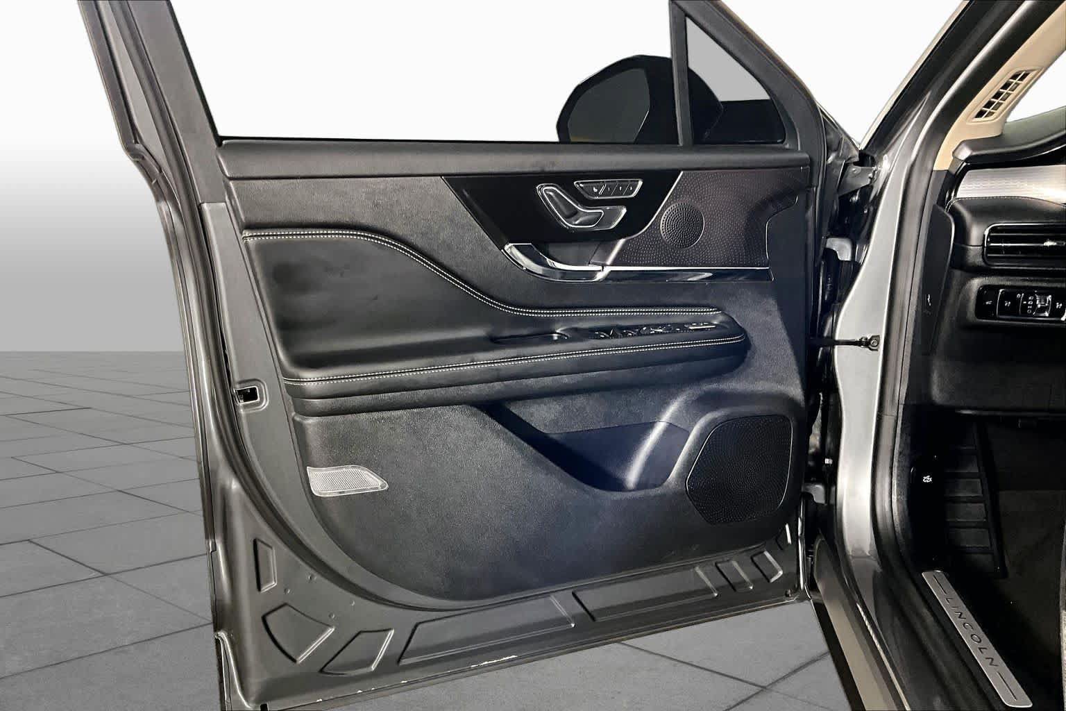 Used 2024 Lincoln Corsair FWD image 20