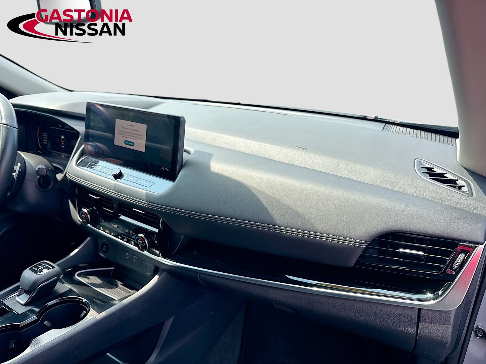 Used 2024 Nissan Rogue SL AWD/4WD image 39
