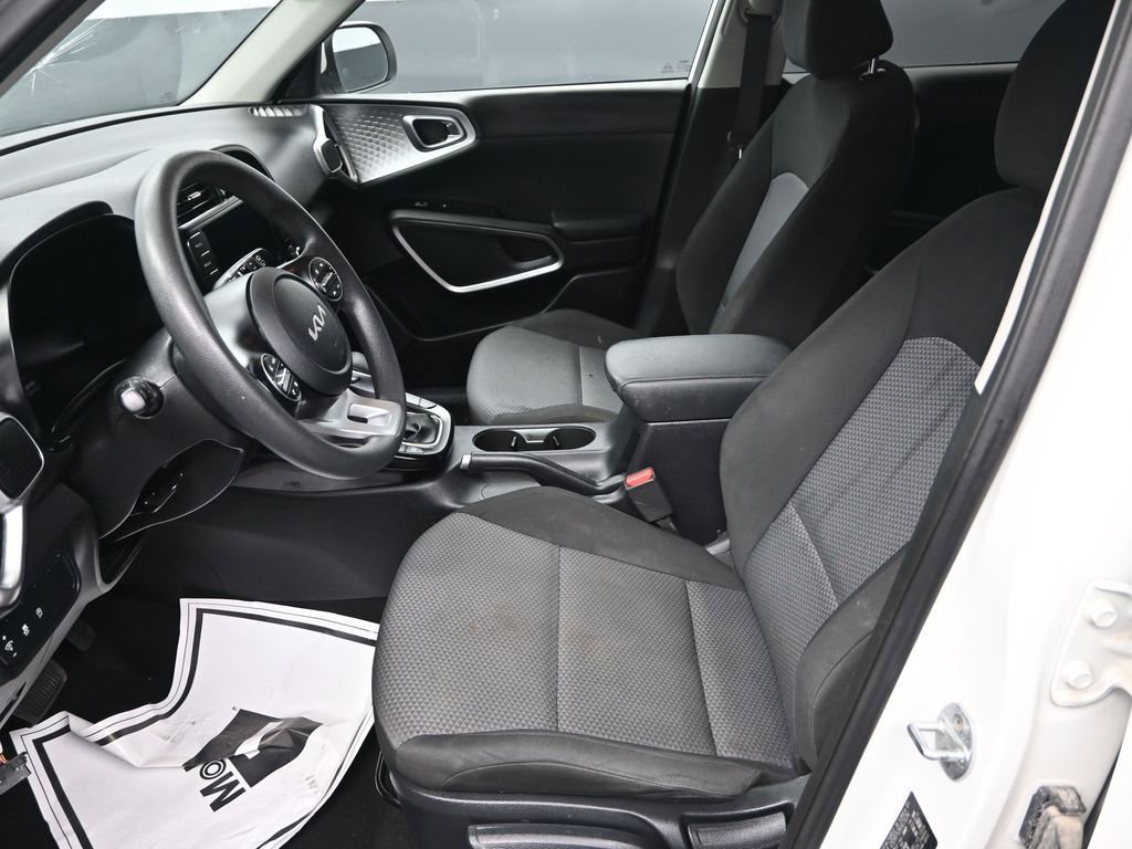 Used 2023 Kia Soul LX w/ LX Technology Package image 14