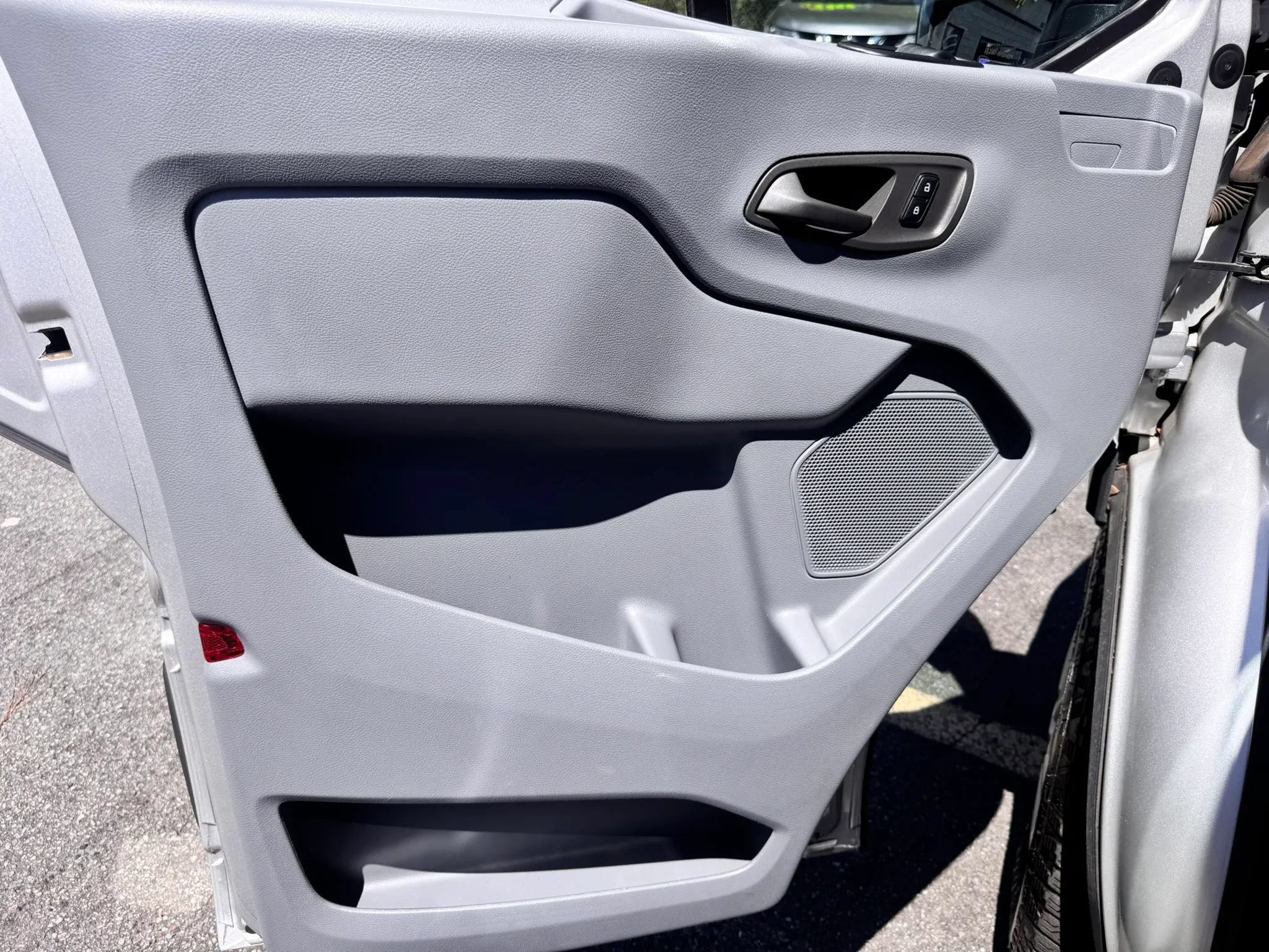 Used 2016 Ford Transit 350 XLT RWD image 9