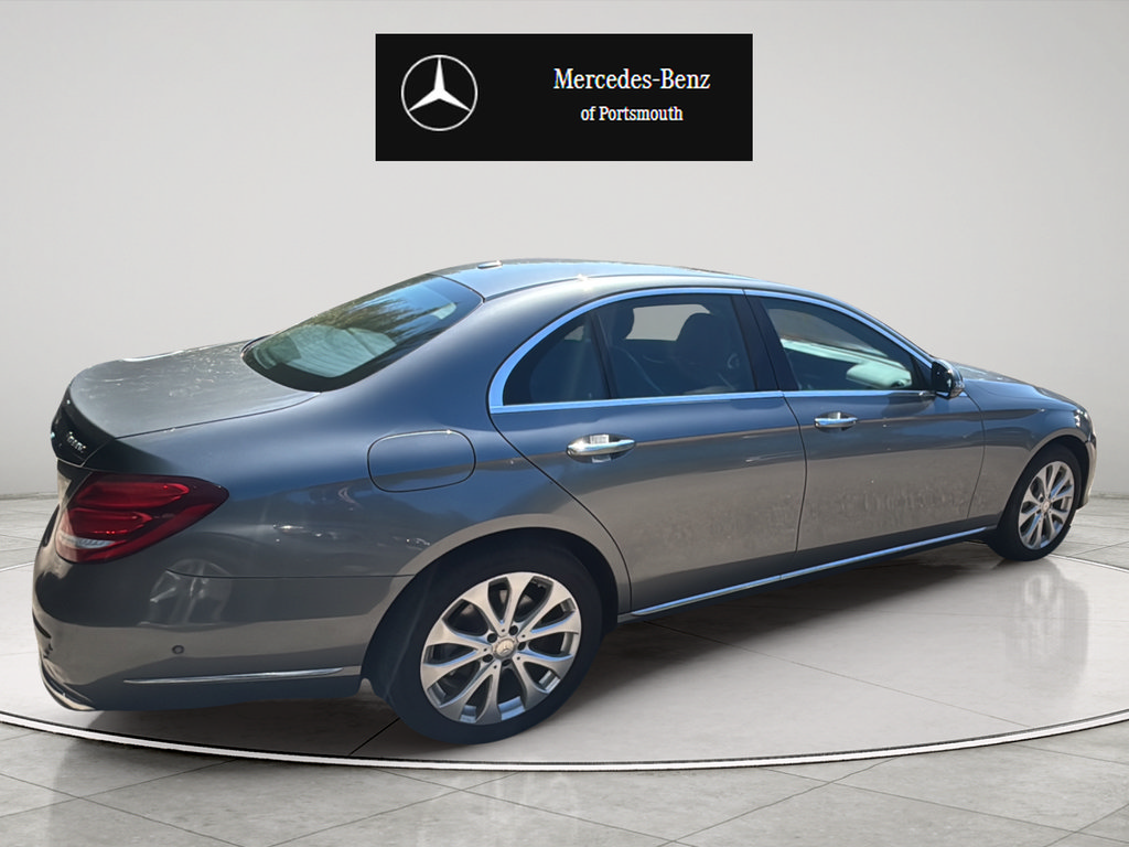 Used 2017 Mercedes-Benz E 300 4MATIC image 5