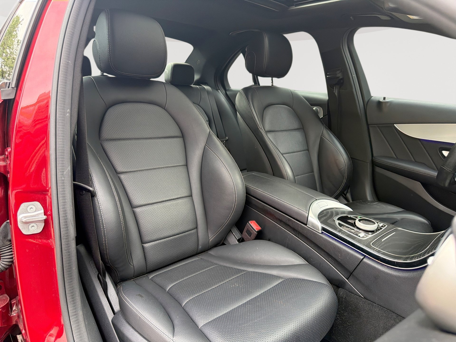 Used 2021 Mercedes-Benz C 300 Sedan w/ AMG Line image 28