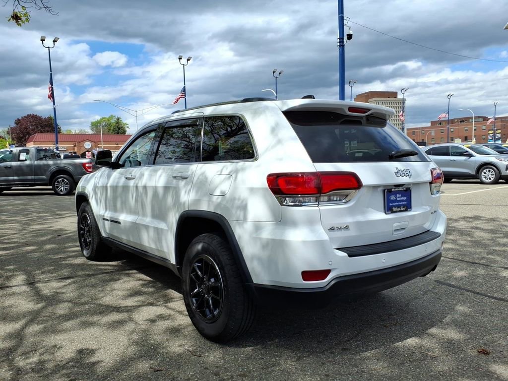 Used 2020 Jeep Grand Cherokee Laredo AWD/4WD image 7
