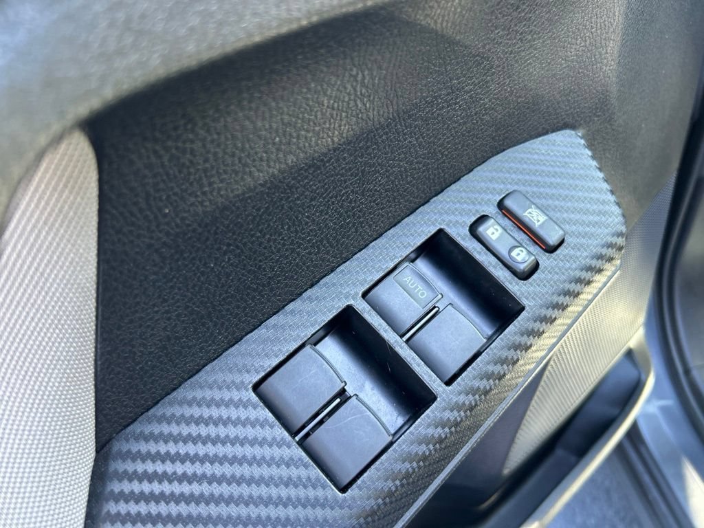 Used 2015 Toyota RAV4 XLE AWD/4WD image 11
