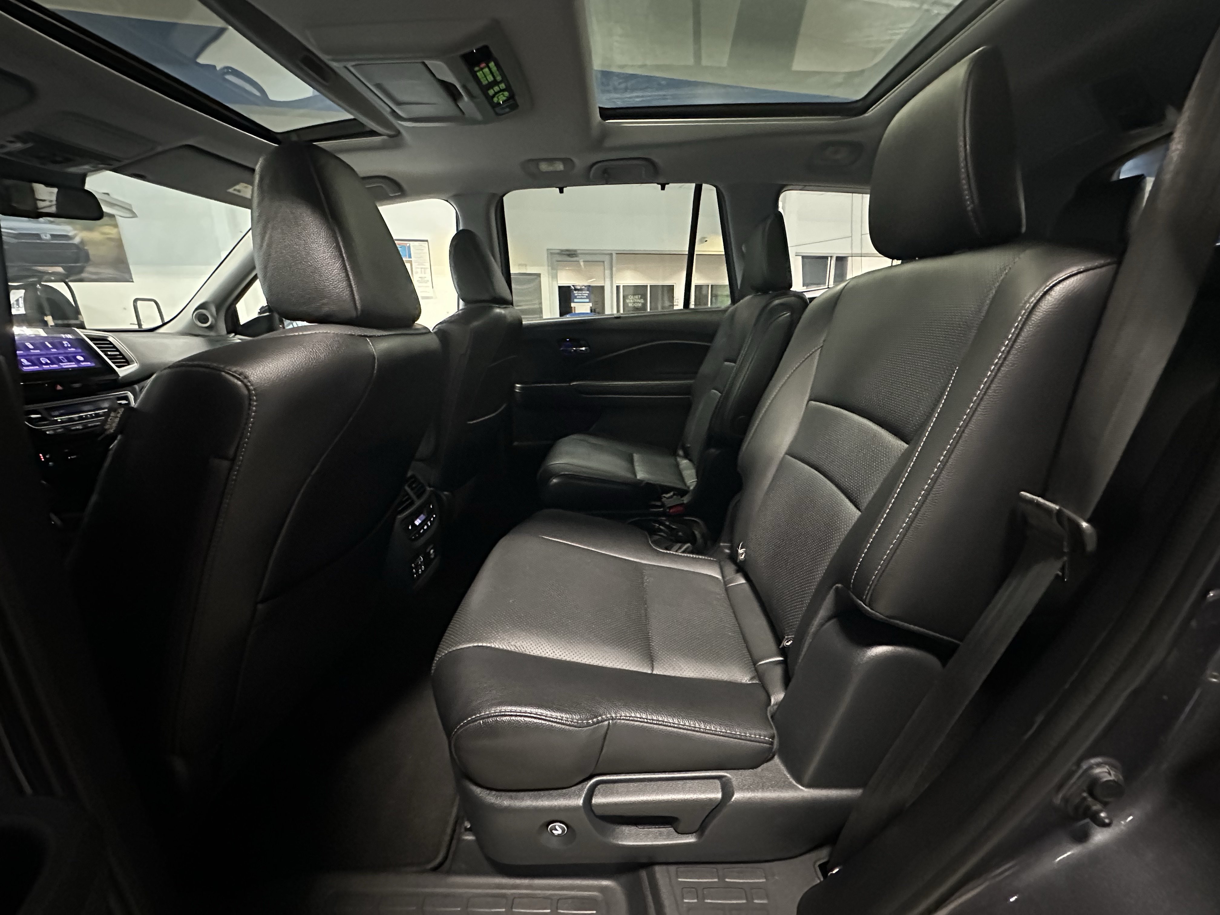 Used 2018 Honda Pilot Elite image 25
