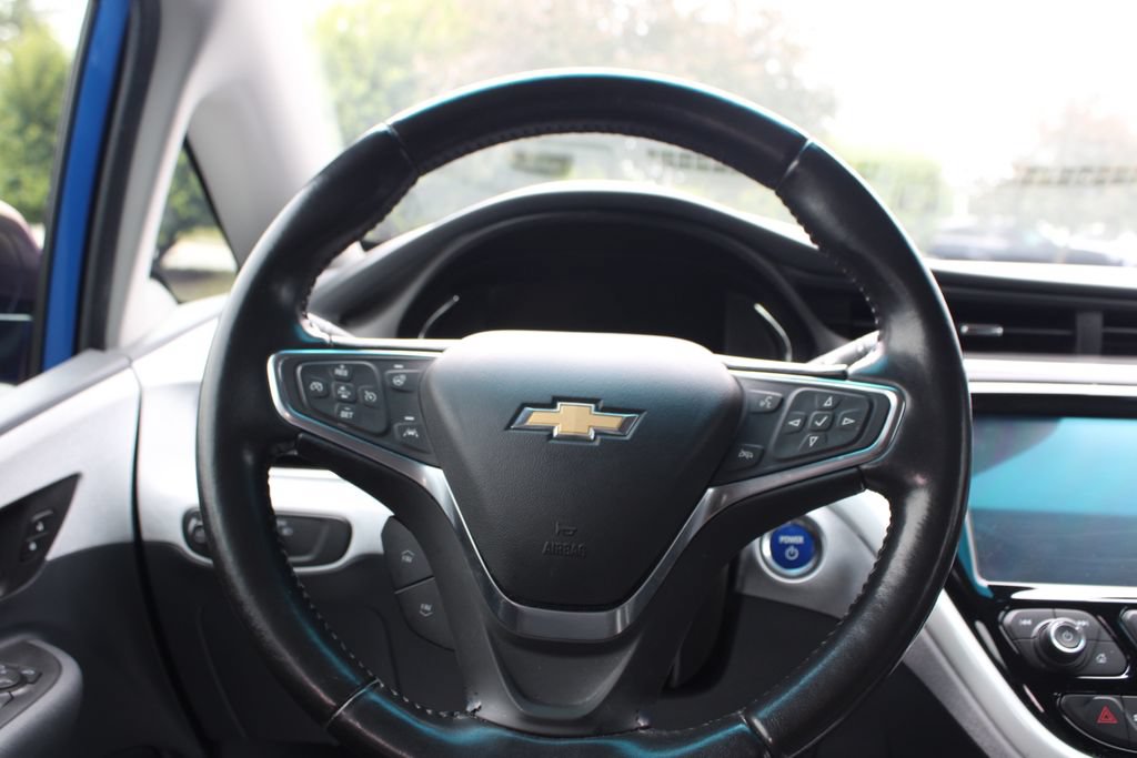 Used 2021 Chevrolet Bolt Premier w/ Infotainment Package FWD image 17