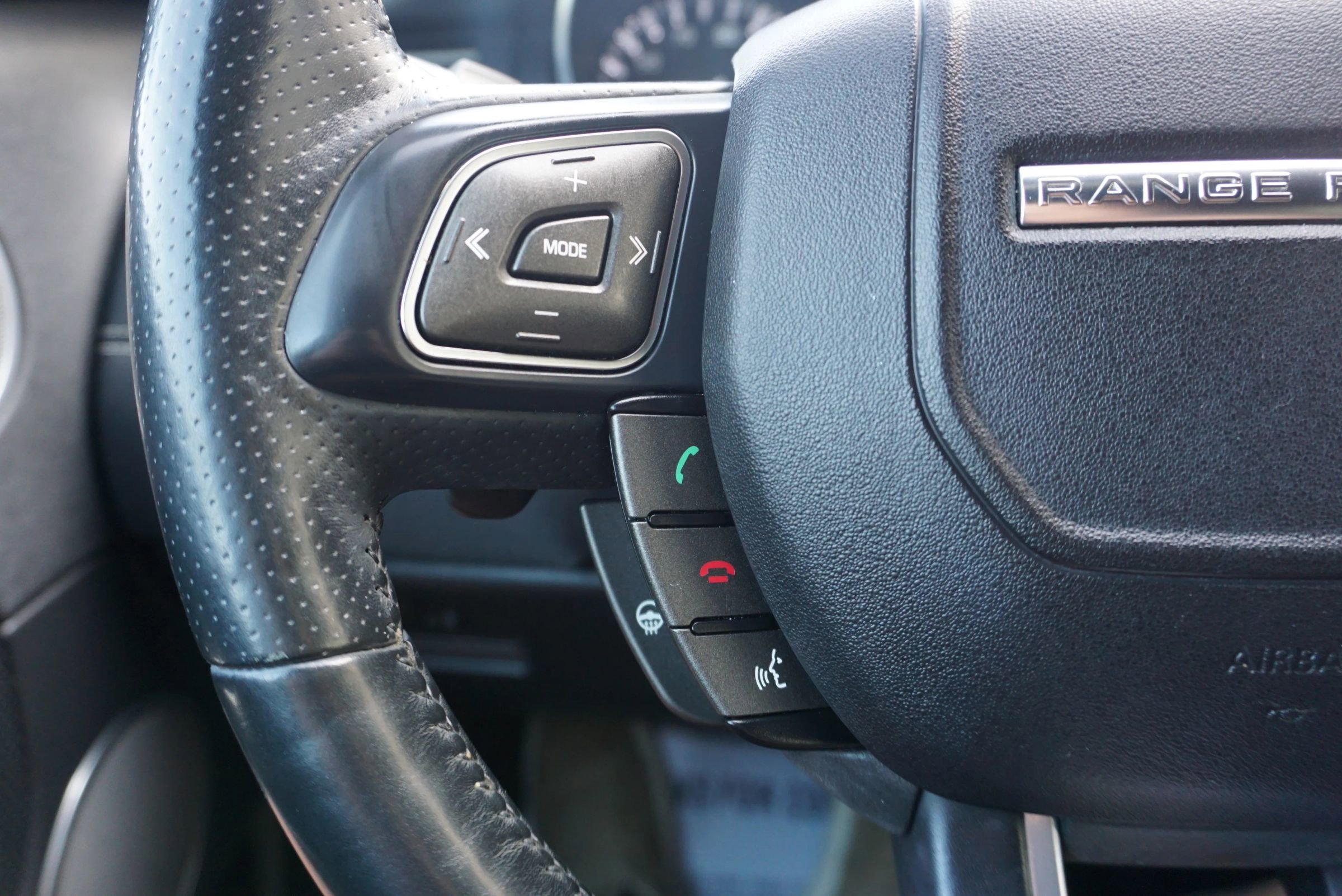 Used 2015 Land Rover Range Rover Evoque Dynamic AWD/4WD image 35