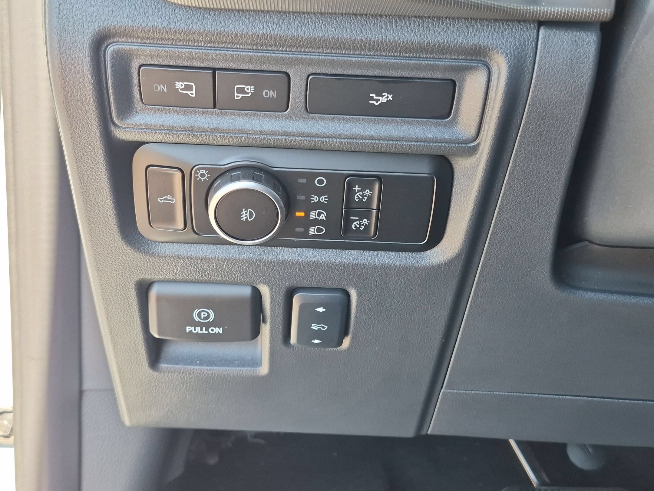 Certified 2024 Ford F150 Lariat w/ FX4 Off-Road Package AWD/4WD image 15