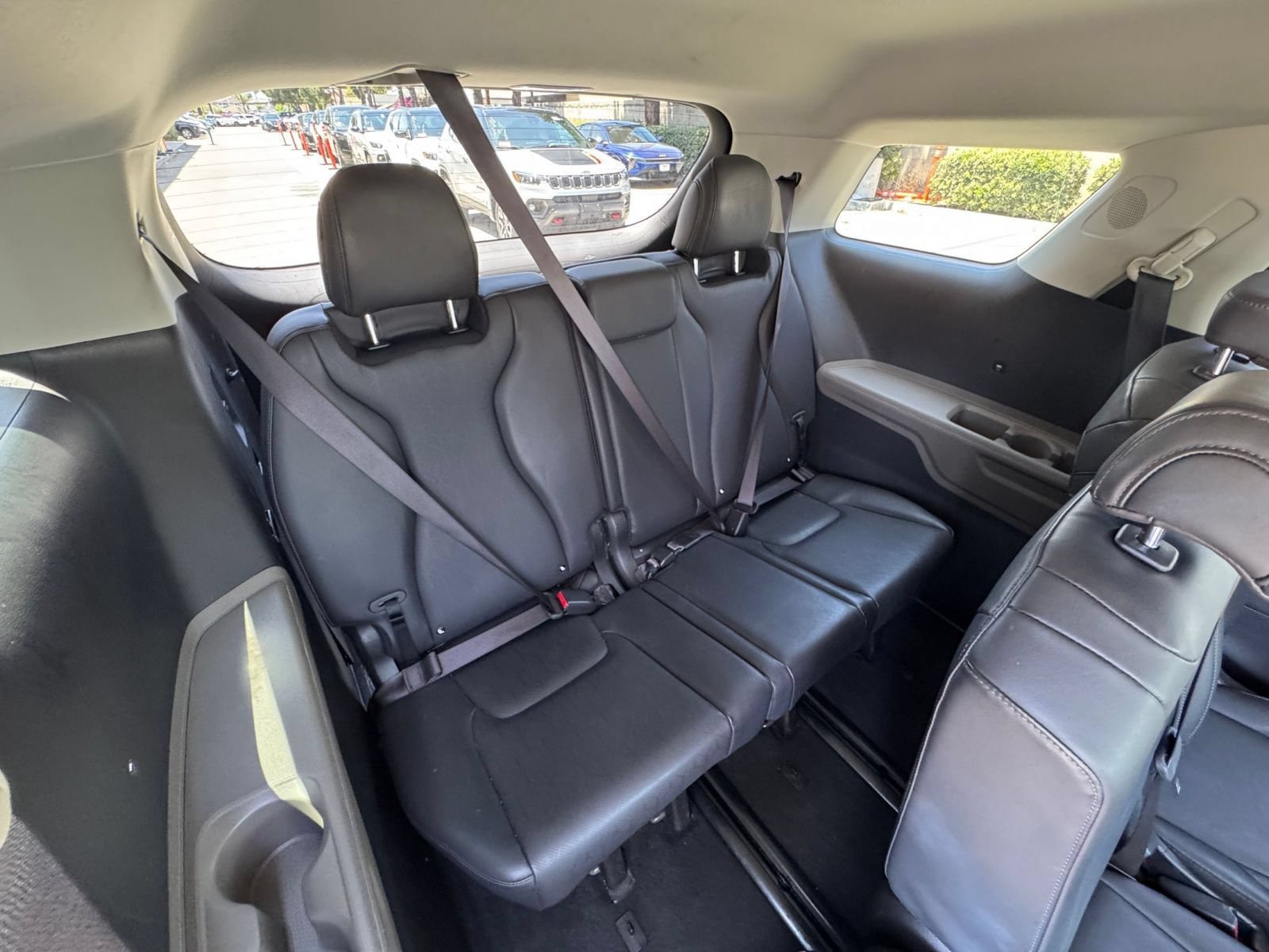 Used 2026 Kia Carnival FWD image 30