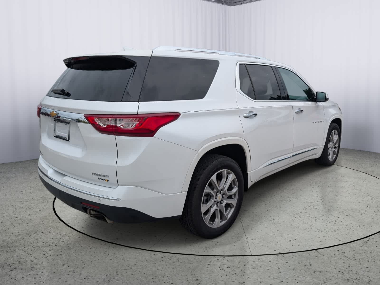 Used 2020 Chevrolet Traverse Premier AWD/4WD image 3