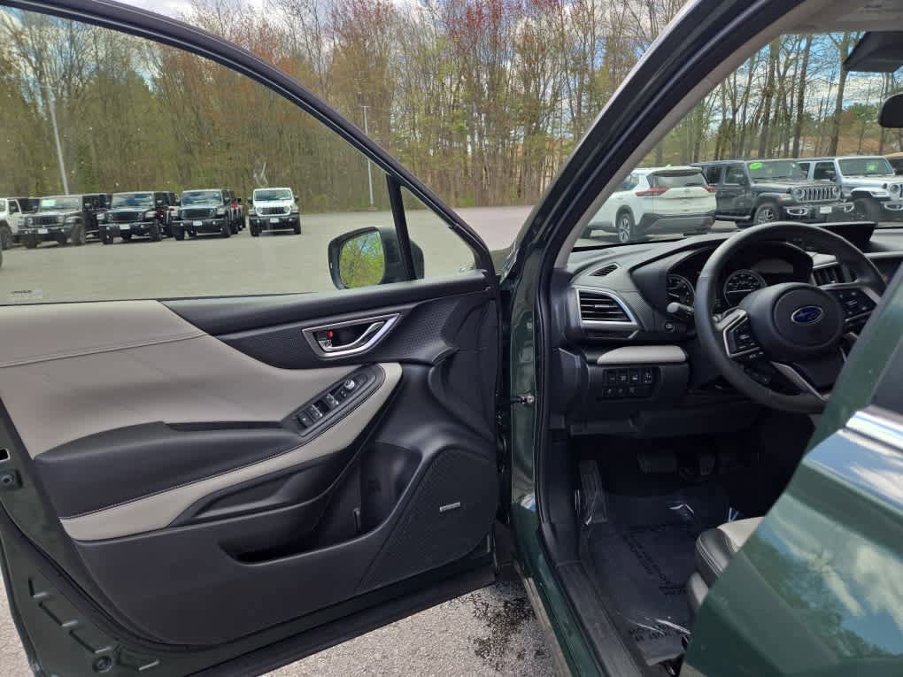 Used 2023 Subaru Forester Limited AWD/4WD image 16