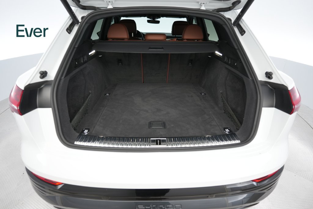 Used 2024 Audi Q8 e-tron Premium AWD/4WD image 8
