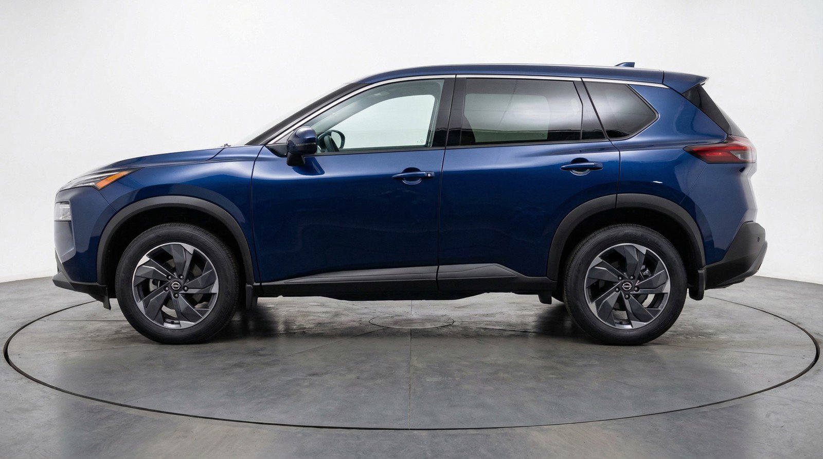 Used 2025 Nissan Rogue SV image 5