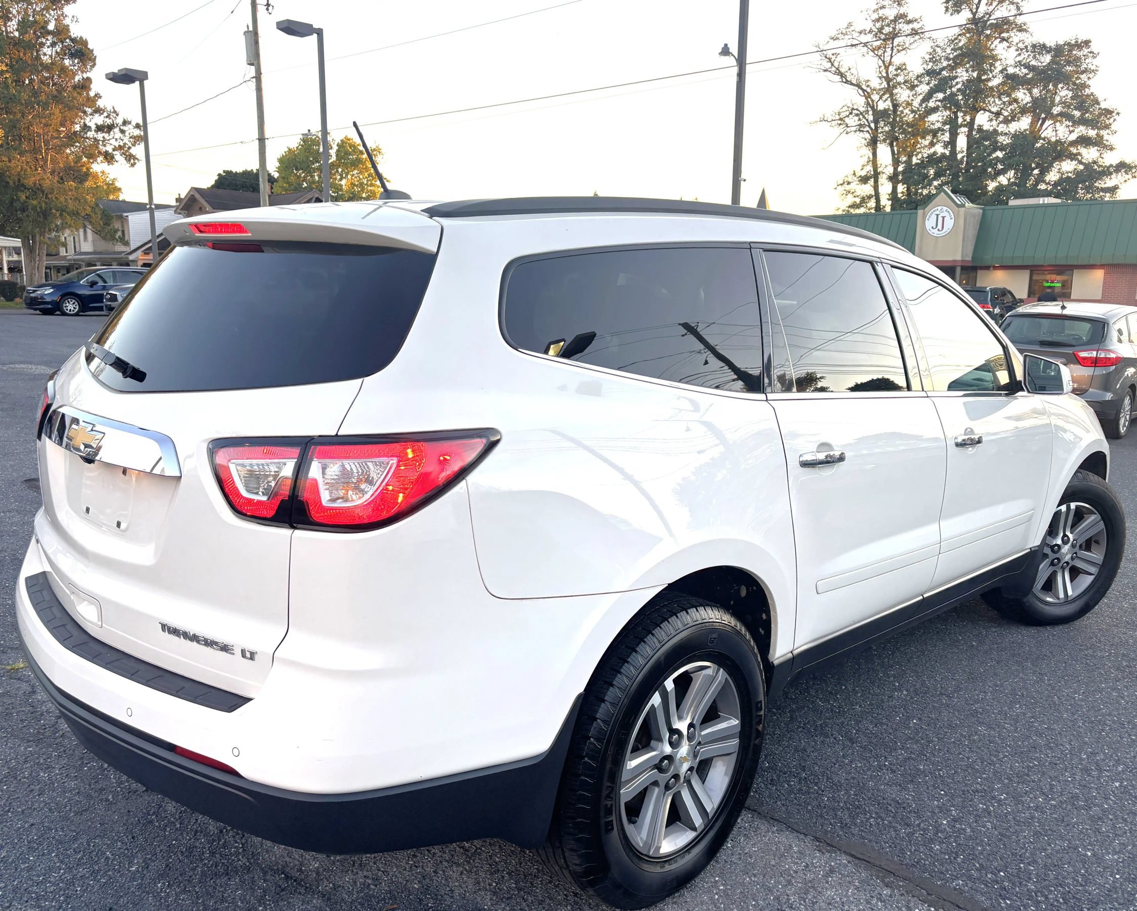 Used 2015 Chevrolet Traverse LT AWD/4WD image 5