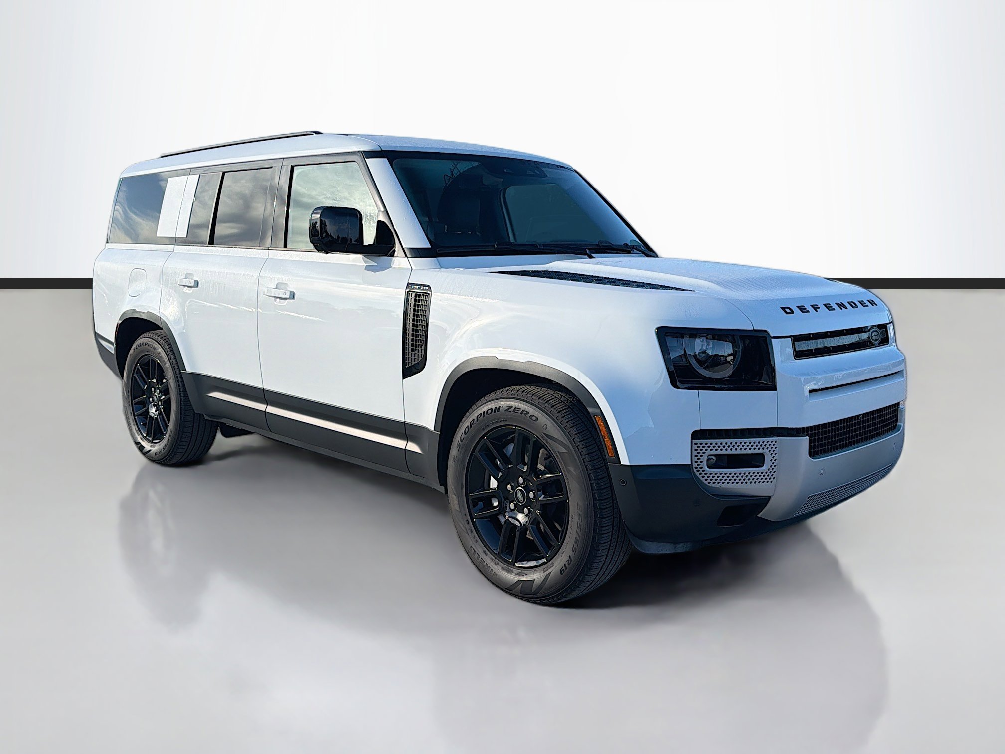 Used 2025 Land Rover Defender 130 S image 7