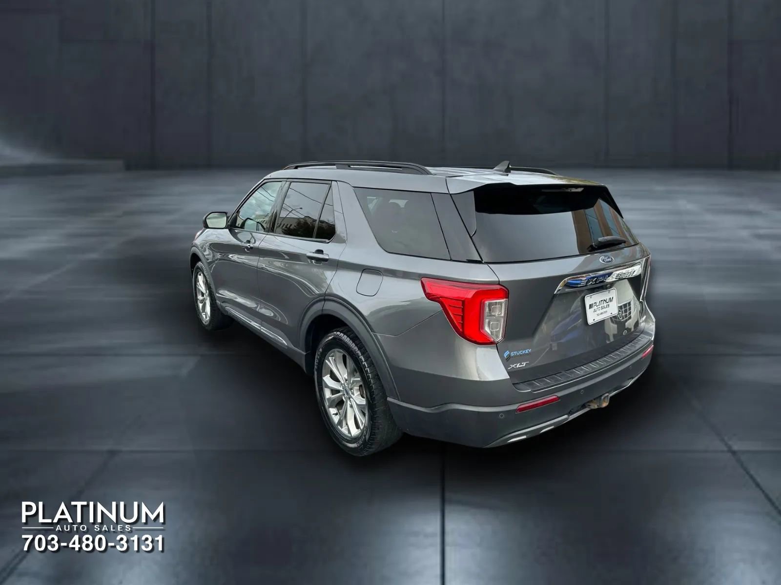 Used 2021 Ford Explorer XLT w/ Equipment Group 202A image 9