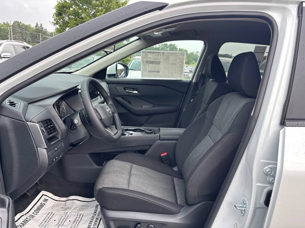New 2026 Nissan Rogue SV w/ Cold Weather Package AWD/4WD image 12