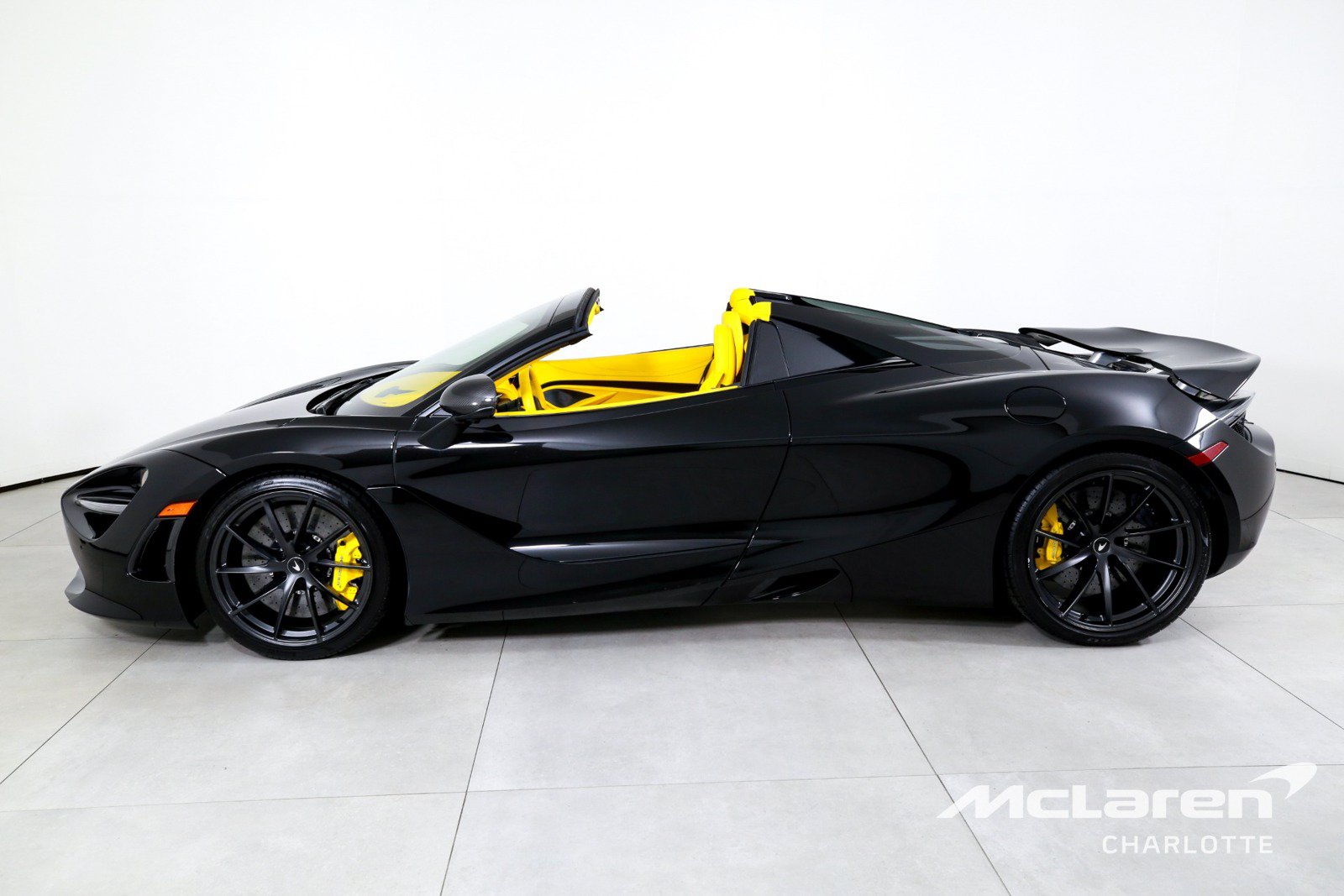Used 2022 McLaren 720S Spider RWD image 7