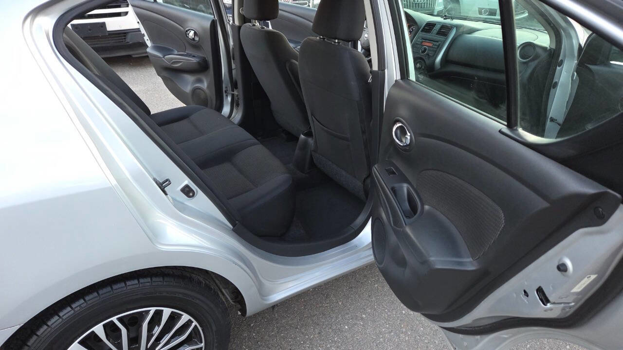 Used 2013 Nissan Versa SV image 31