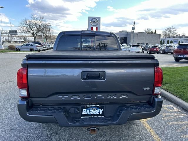 Used 2016 Toyota Tacoma TRD Sport image 26