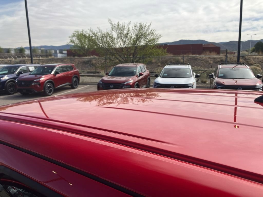 Used 2025 Nissan Frontier PRO-4X AWD/4WD image 14