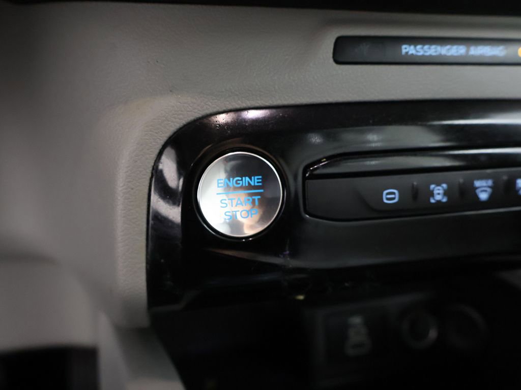 Used 2024 Ford Escape SE image 40