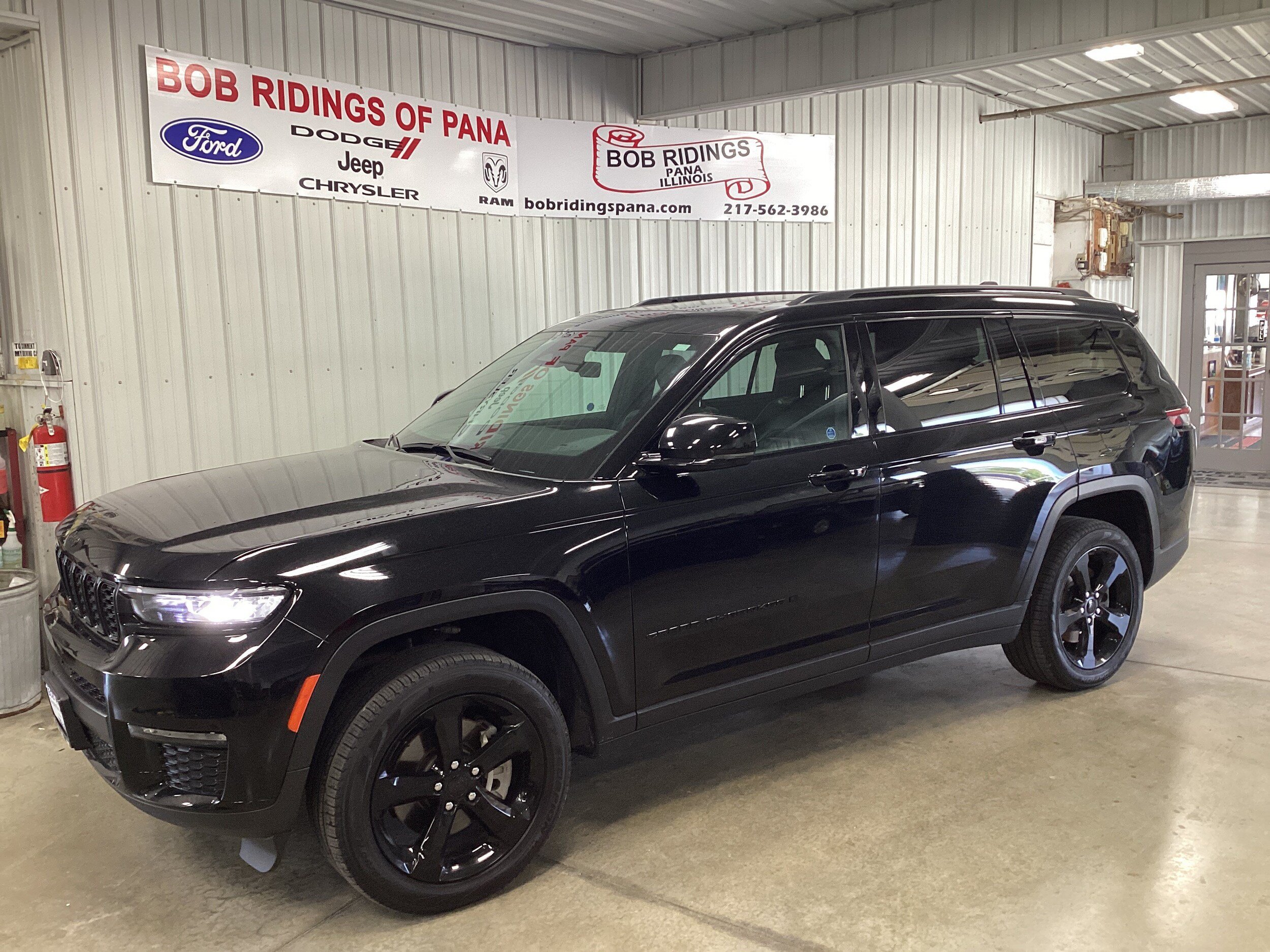 Used 2025 Jeep Grand Cherokee L Limited w/ Black Appearance Package