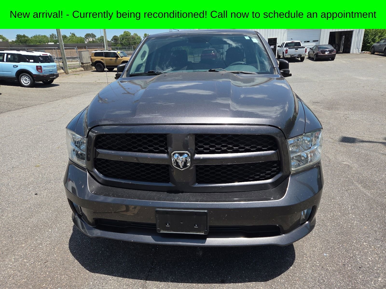 Used 2017 RAM 1500 Express RWD image 1