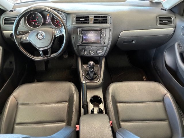 Used 2017 Volkswagen Jetta SE image 12