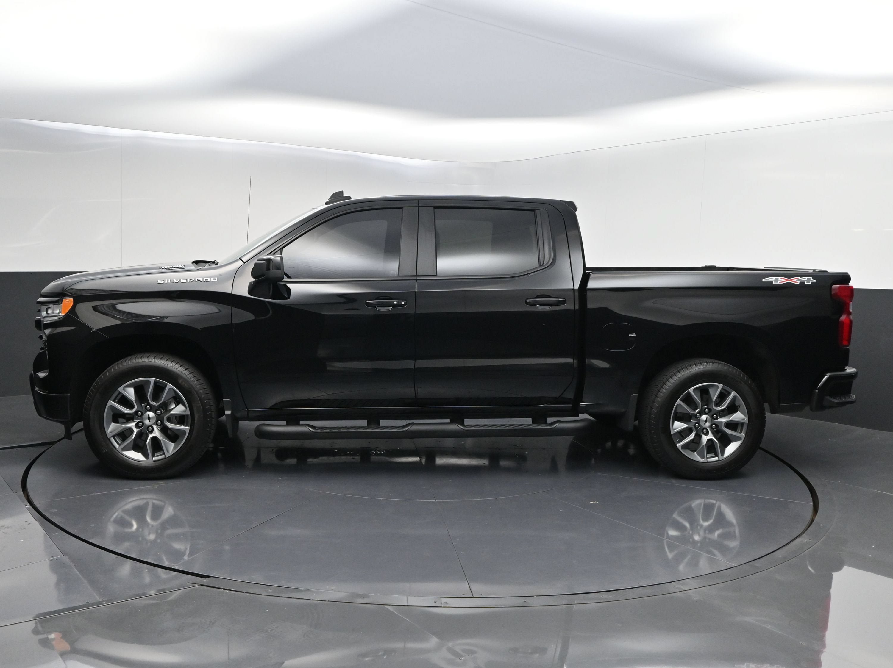 Certified 2025 Chevrolet Silverado 1500 RST w/ LPO, Liner Protection Package AWD/4WD image 4