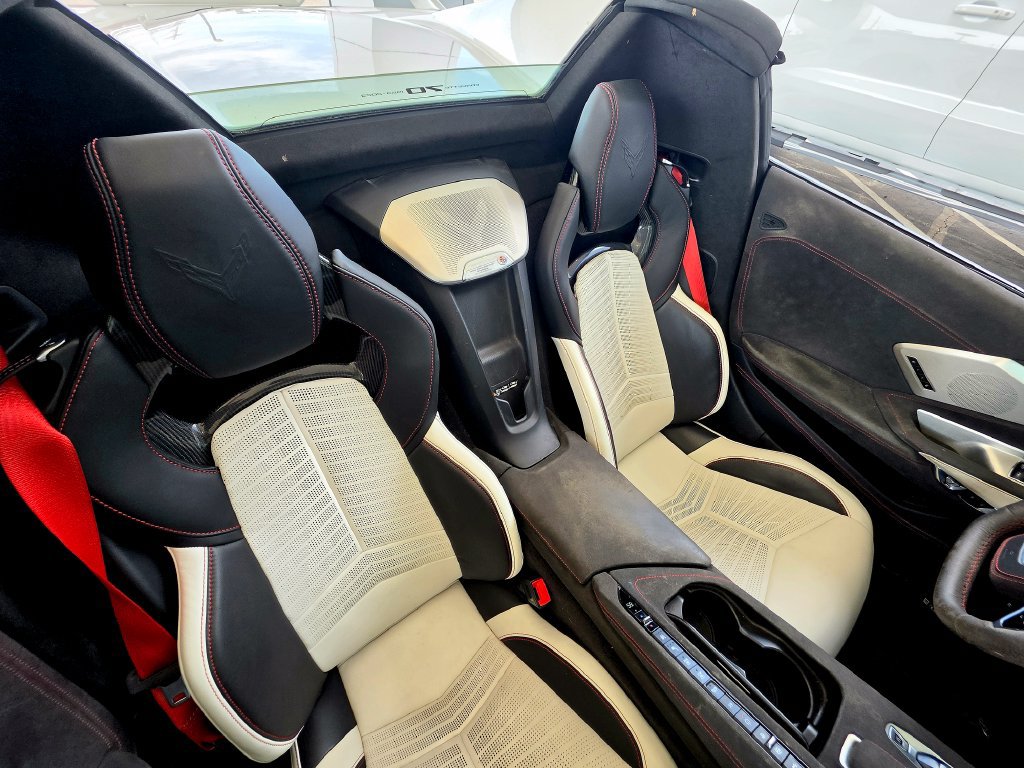 Used 2023 Chevrolet Corvette Stingray Premium Conv w/ Z51 Performance Package RWD image 22