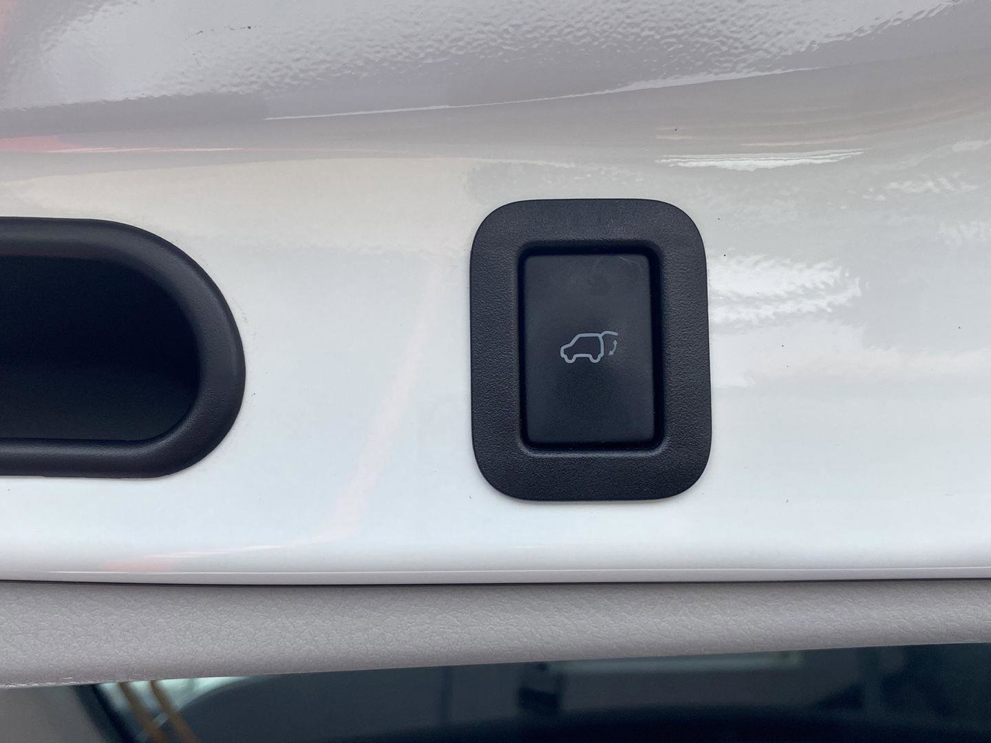 Used 2016 Toyota Highlander Plus FWD image 45