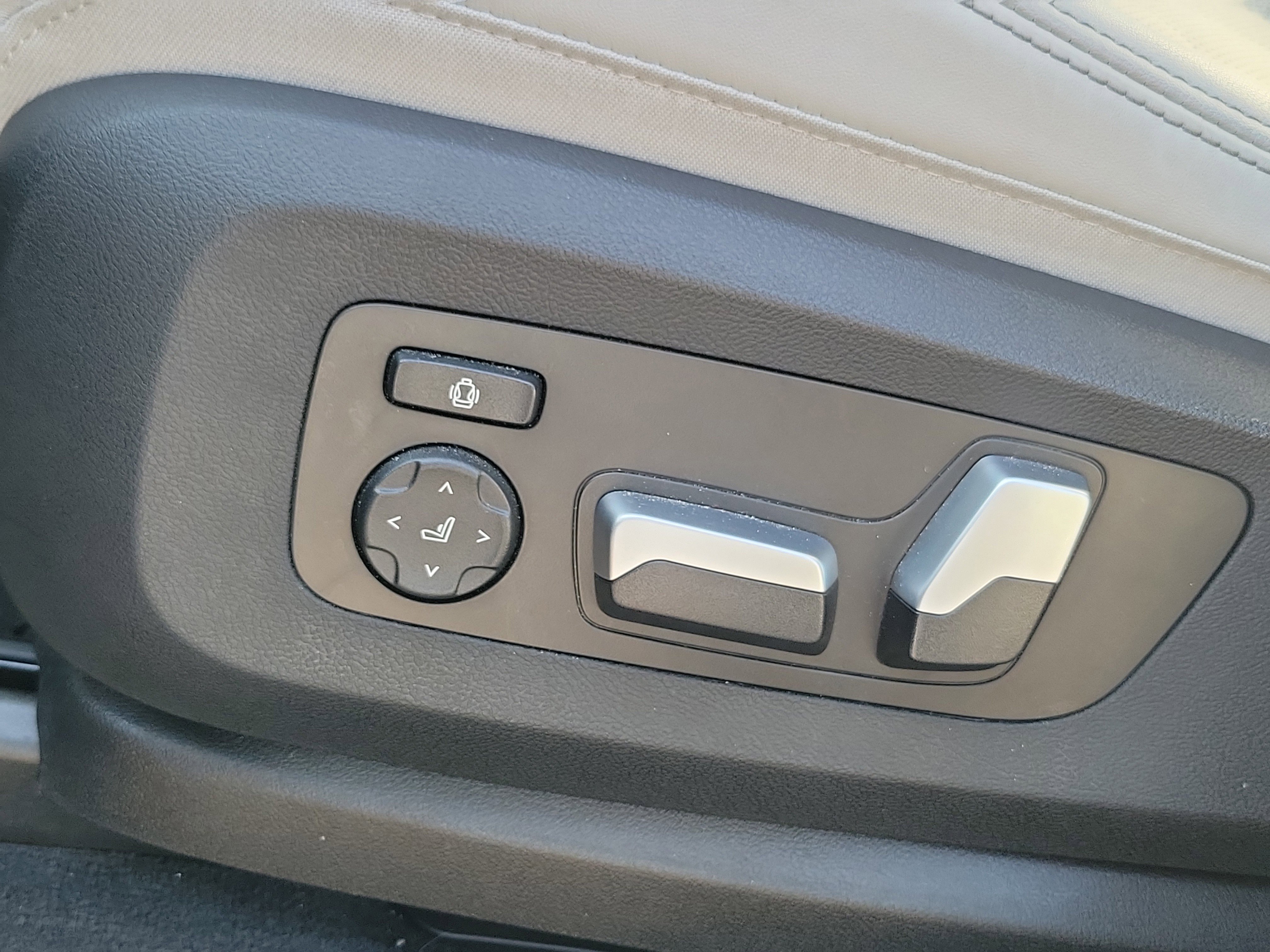 Used 2025 BMW X5 xDrive40i w/ Premium Package image 20