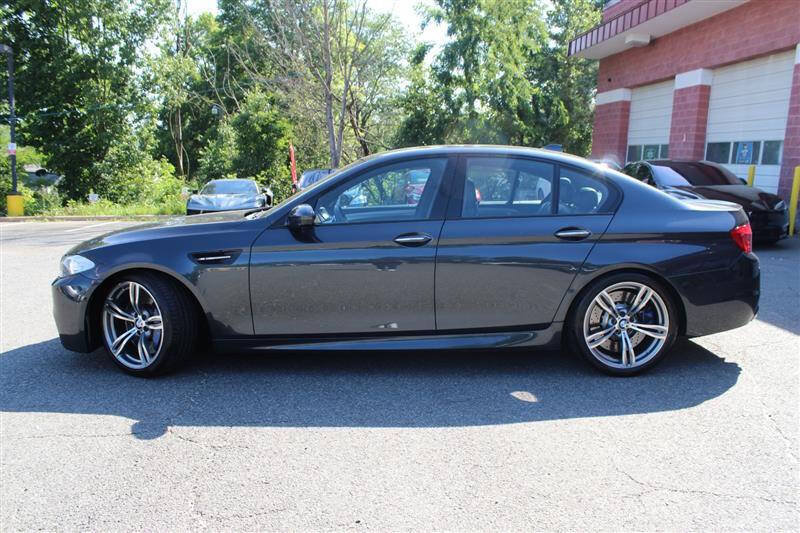 Used 2013 BMW M5 RWD image 2