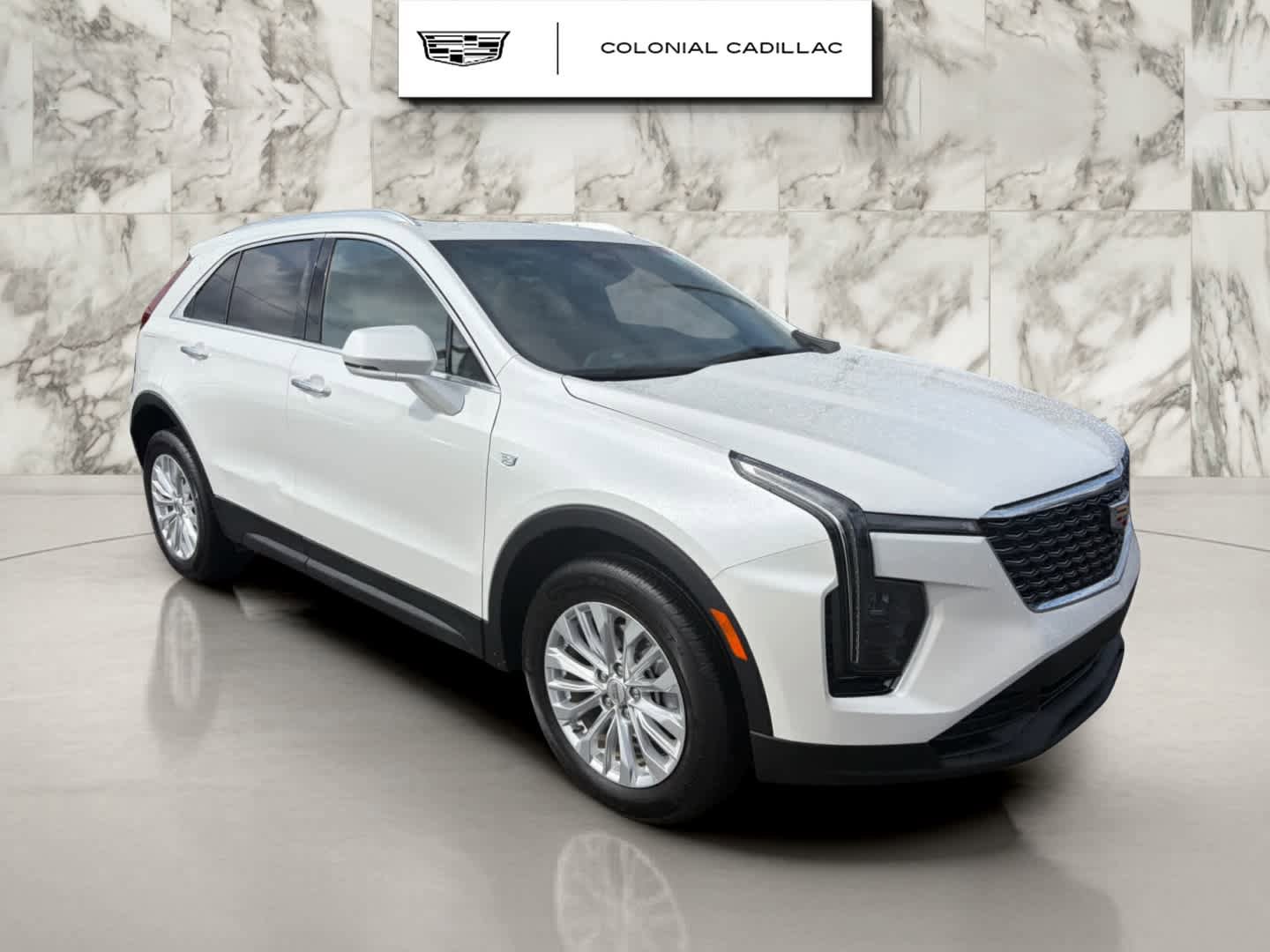 Used 2024 Cadillac XT4 Luxury w/ Cold Weather Package AWD/4WD image 7